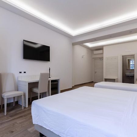 Hub Naples Hotel Exterior photo